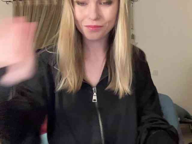 LilithNewdawn webcam