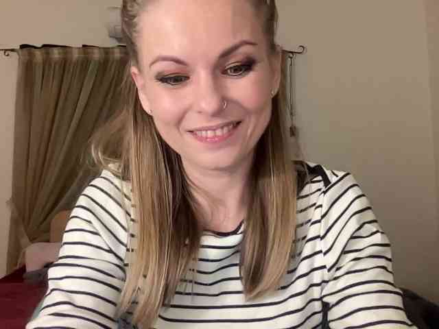 LilithNewdawn webcam