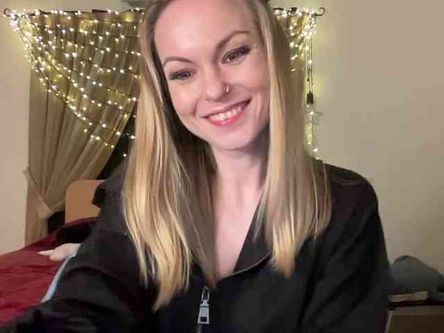 LilithNewdawn webcam