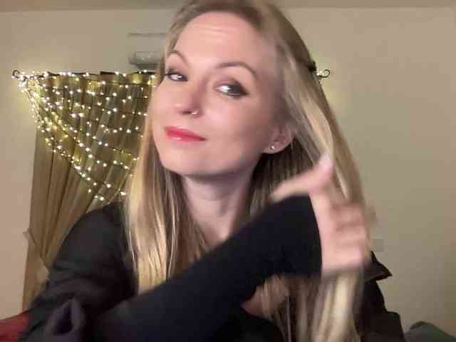 LilithNewdawn webcam