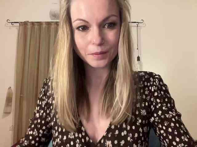 LilithNewdawn webcam