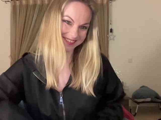 LilithNewdawn webcam