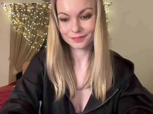 LilithNewdawn webcam