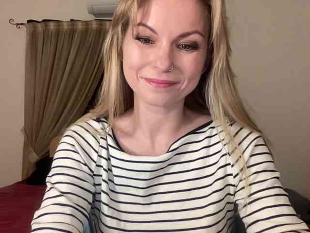 LilithNewdawn webcam