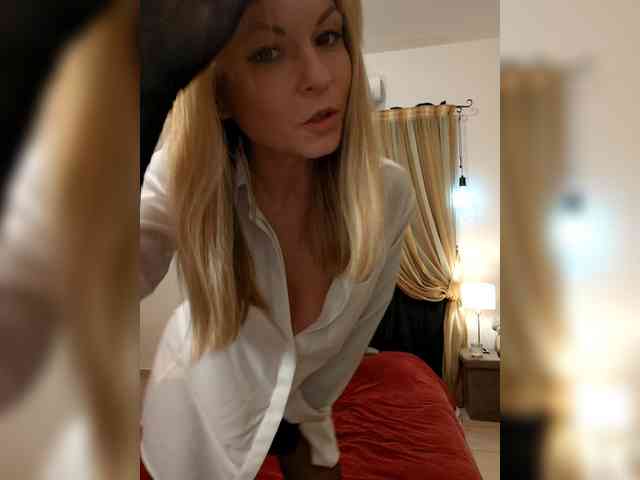 LilithNewdawn webcam