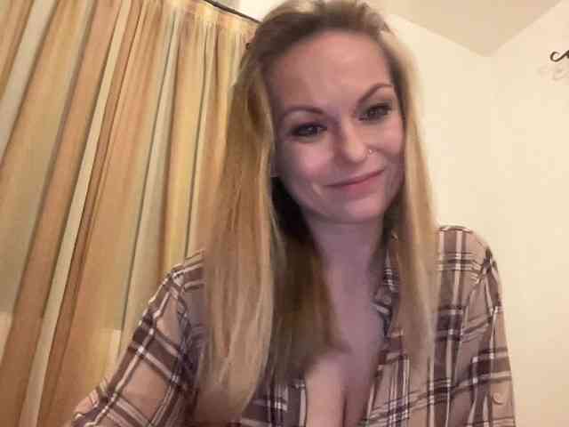 LilithNewdawn webcam