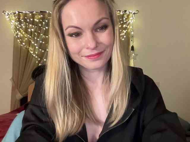 LilithNewdawn webcam