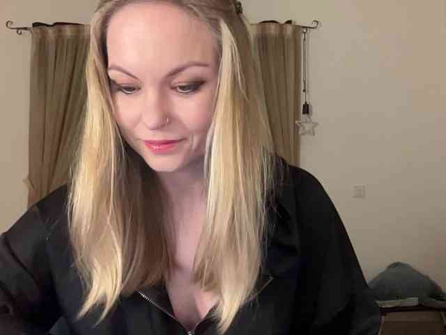 LilithNewdawn webcam