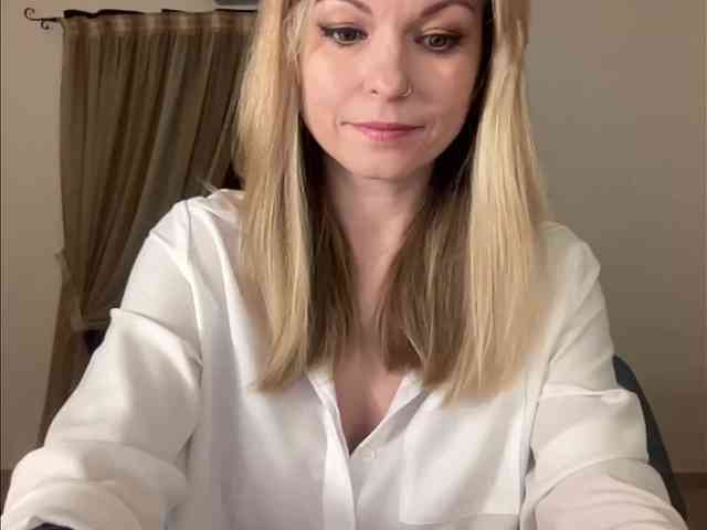 LilithNewdawn webcam