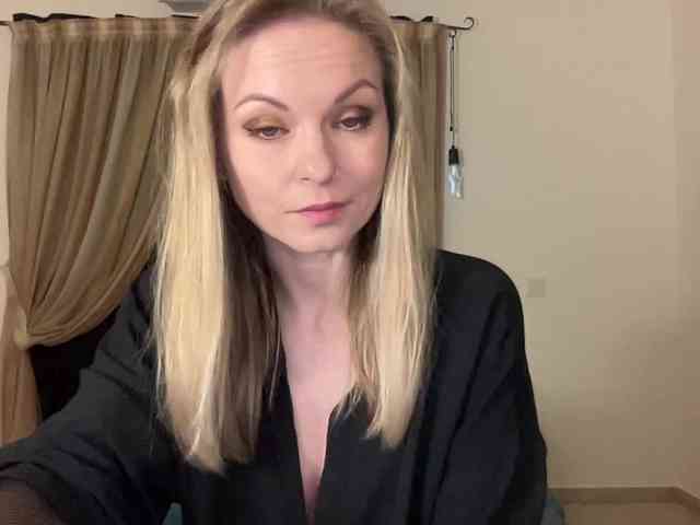 LilithNewdawn webcam