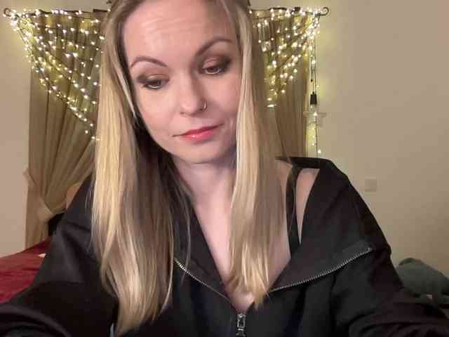 LilithNewdawn webcam