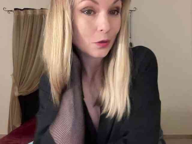 LilithNewdawn webcam