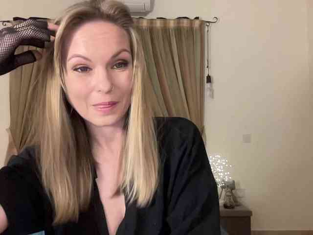 LilithNewdawn webcam