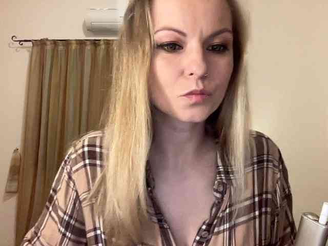 LilithNewdawn webcam