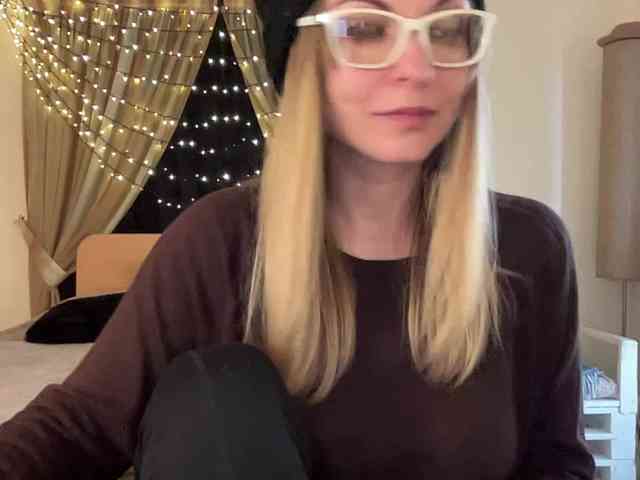 LilithNewdawn webcam