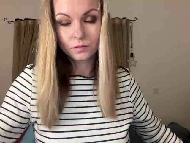 LilithNewdawn webcam