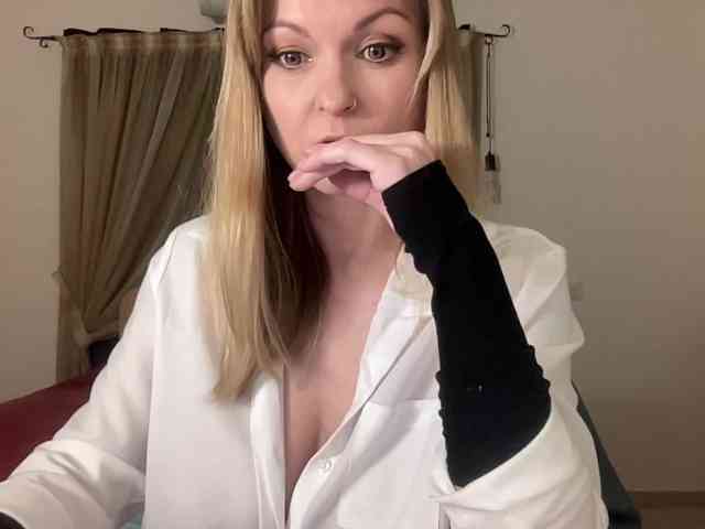 LilithNewdawn webcam