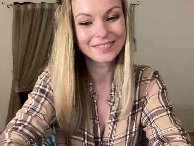 LilithNewdawn webcam