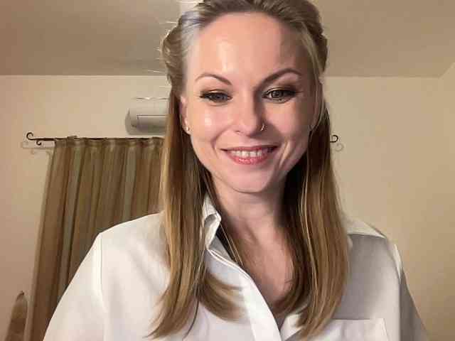 LilithNewdawn webcam