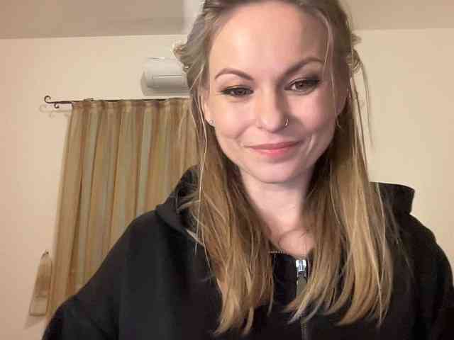 LilithNewdawn webcam