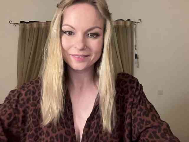 LilithNewdawn webcam