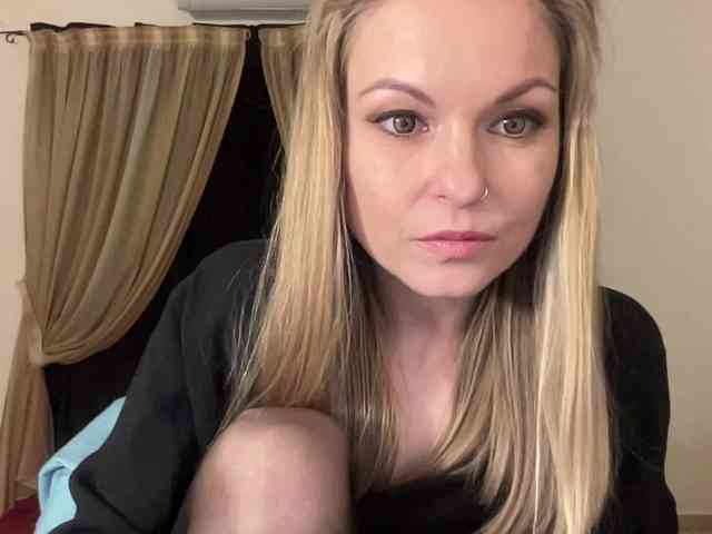 LilithNewdawn webcam