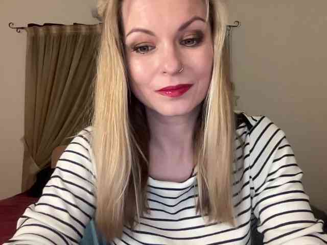 LilithNewdawn webcam