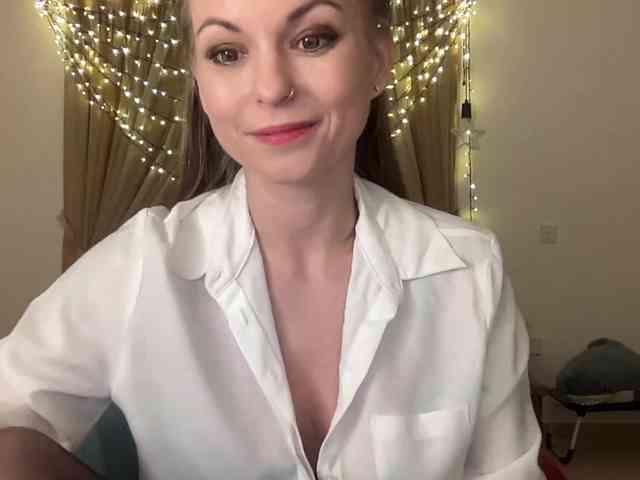 LilithNewdawn webcam