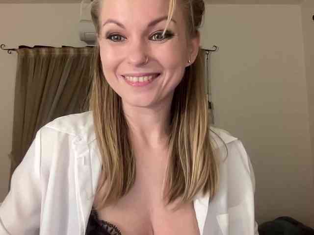 LilithNewdawn webcam