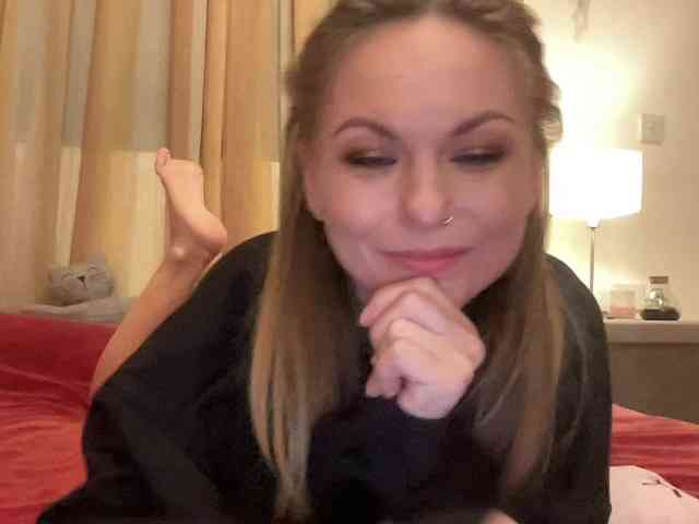 LilithNewdawn webcam