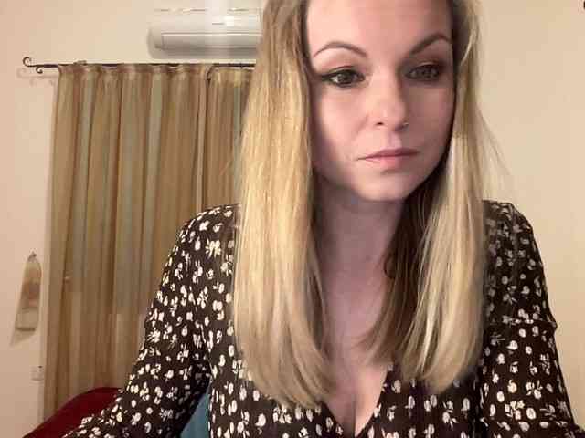 LilithNewdawn webcam