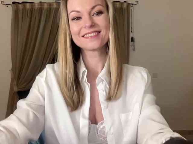 LilithNewdawn webcam