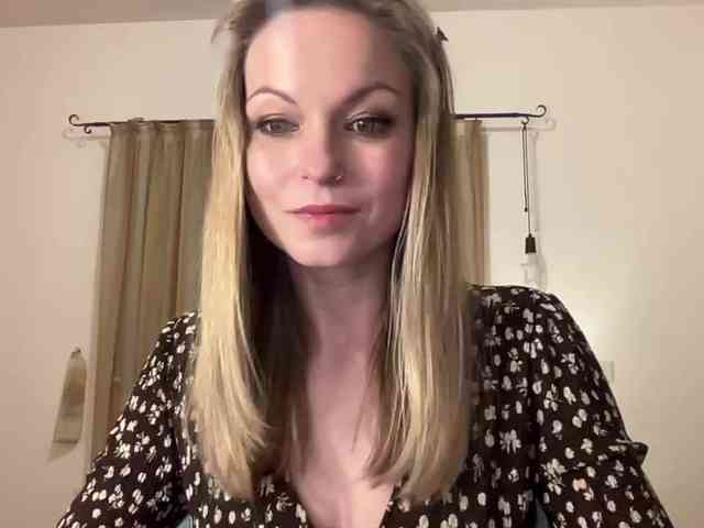 LilithNewdawn webcam