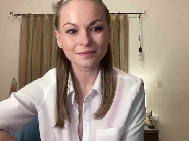 LilithNewdawn webcam