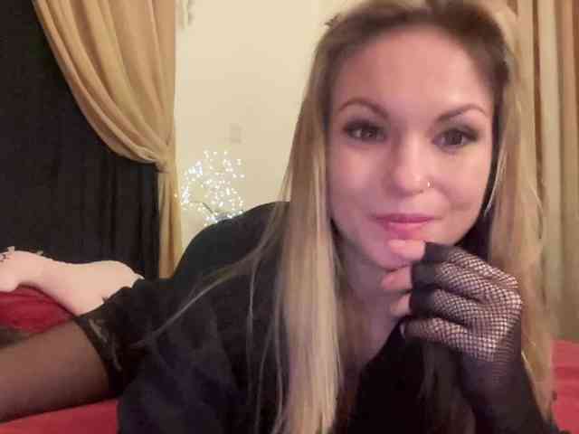 LilithNewdawn webcam