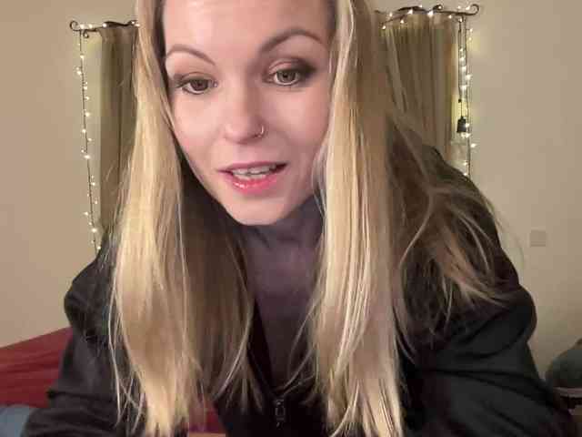 LilithNewdawn webcam