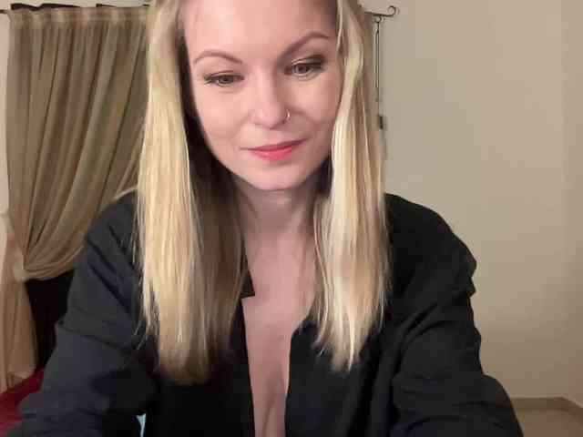 LilithNewdawn webcam