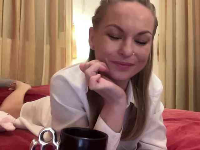 LilithNewdawn webcam