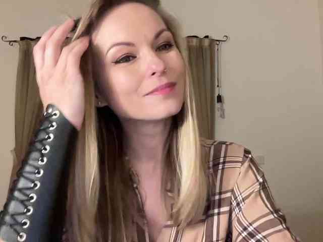 LilithNewdawn webcam