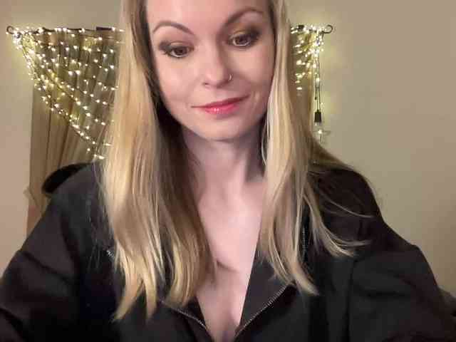 LilithNewdawn webcam