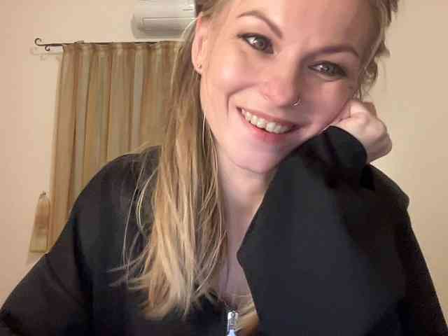 LilithNewdawn webcam