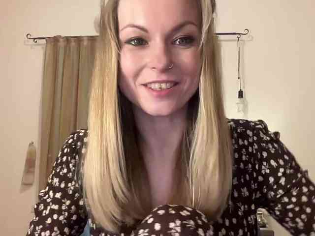 LilithNewdawn webcam