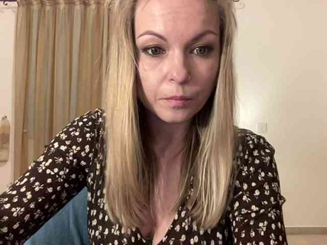 LilithNewdawn webcam