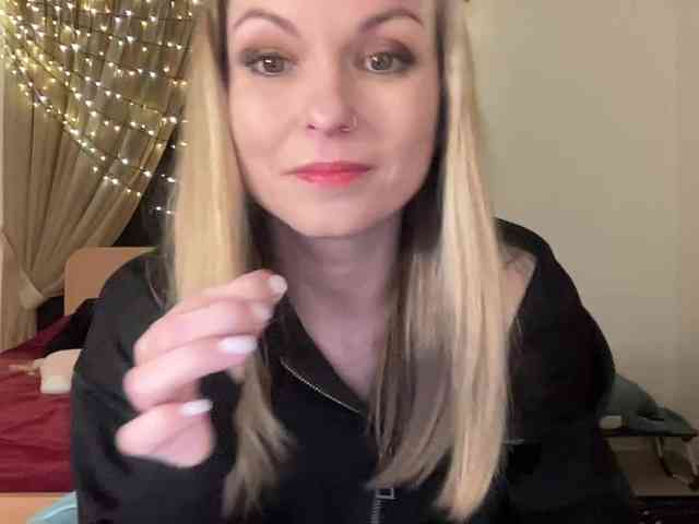 LilithNewdawn webcam