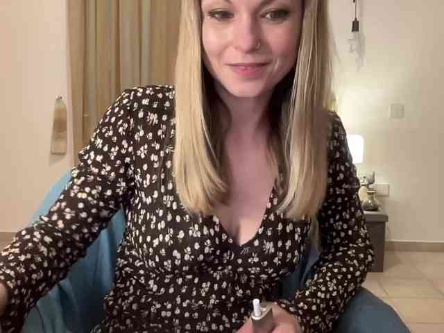 LilithNewdawn webcam