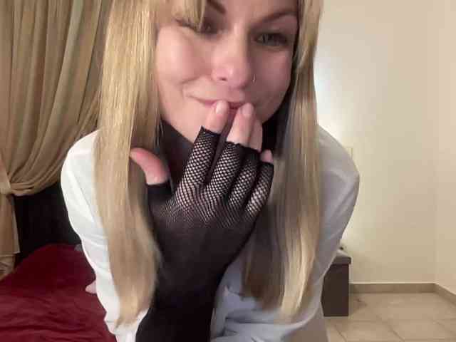 LilithNewdawn webcam