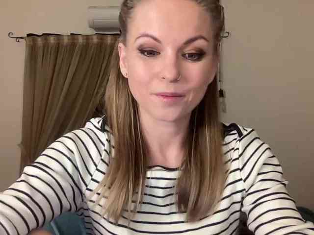 LilithNewdawn webcam