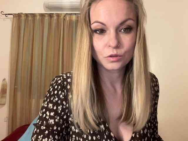 LilithNewdawn webcam