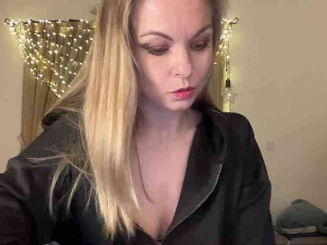 LilithNewdawn webcam