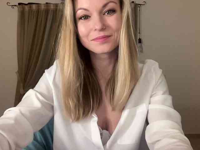 LilithNewdawn webcam